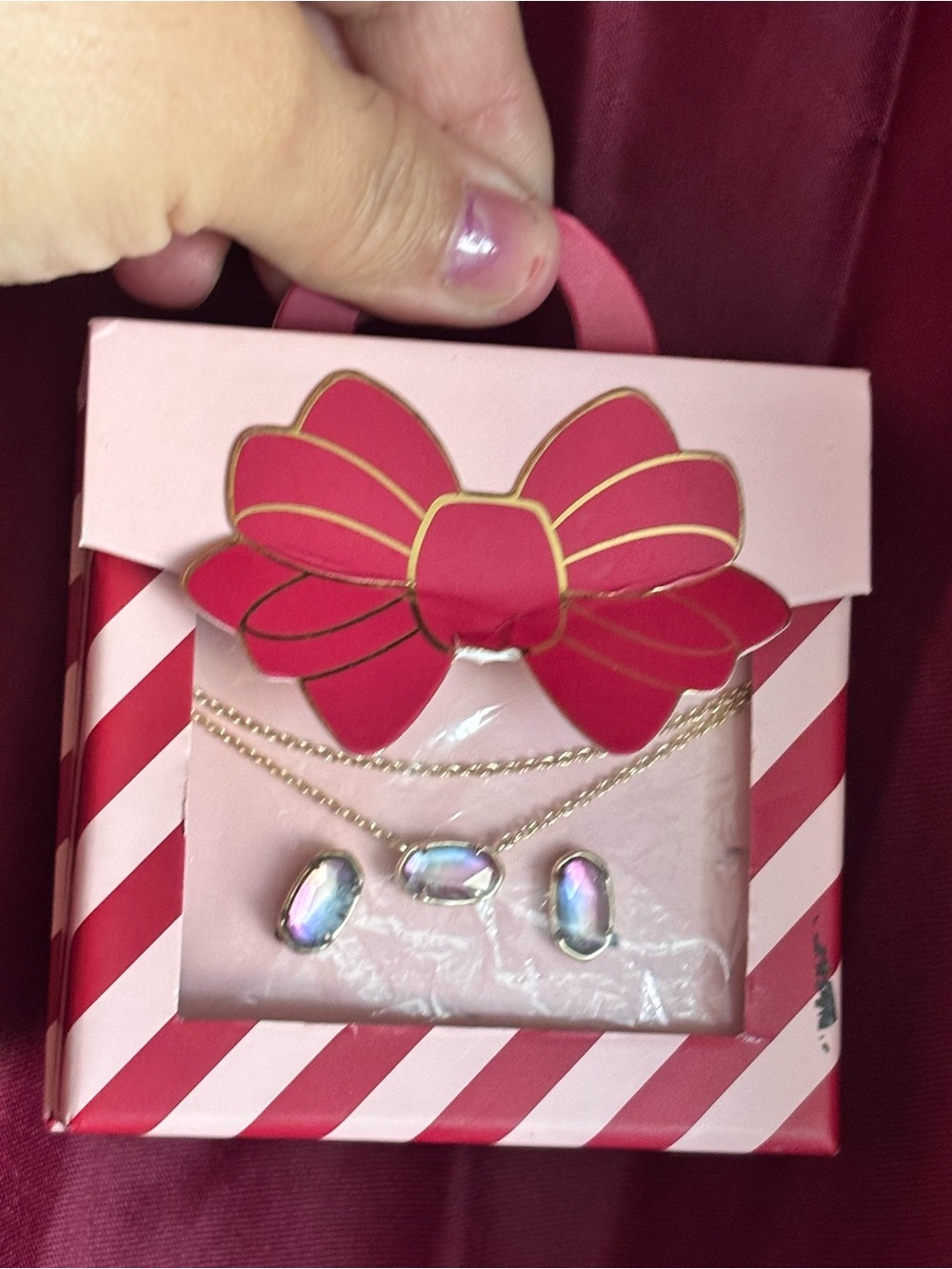 SET💜Kendra Scott Necklace and Gold Drop Earrings -  like new condition